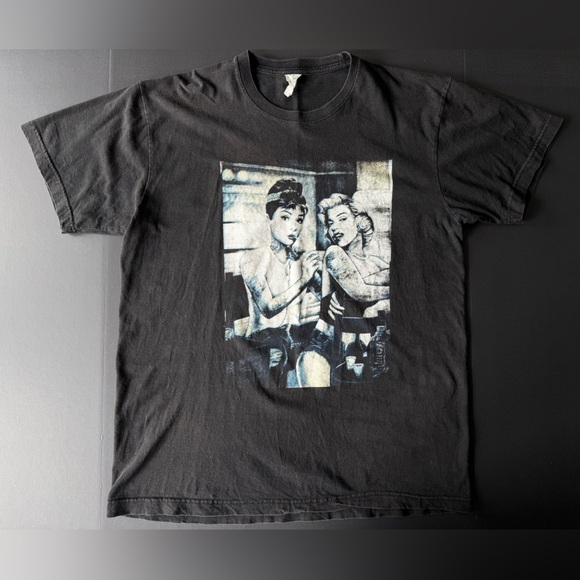 Vintage Y2K Marilyn Monroe And Audrey Hepburn Tattooed Twins Tee - Size XL - Picture 1 of 6